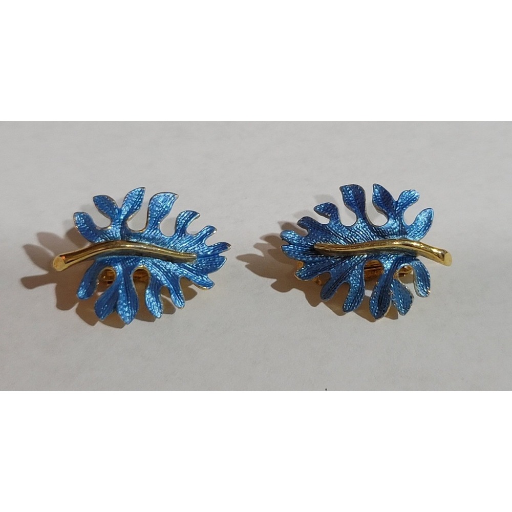 Vintage sky blue enameled gold tone leaf clip on earrings‎